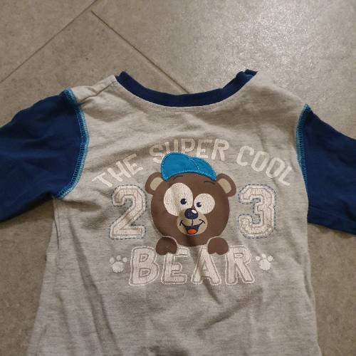 Shirt super cool bear  Größe: 74, zu finden beim Stand 199 am Standort Flohkids Berlin Ost