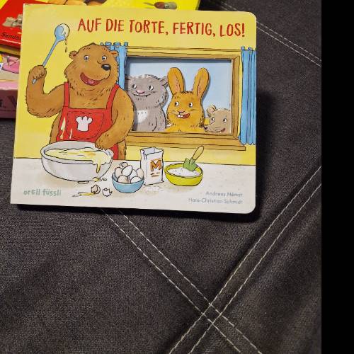 Auf die Torte fertig los Buch, zu finden beim Stand 19 am Standort Flohkids Berlin Ost