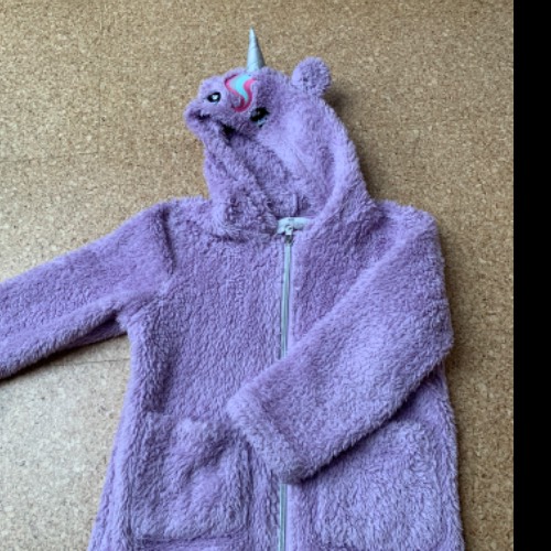 Plüschjacke Einhorn  Größe: 10/116, zu finden beim Stand 127 am Standort Flohkids Berlin Ost