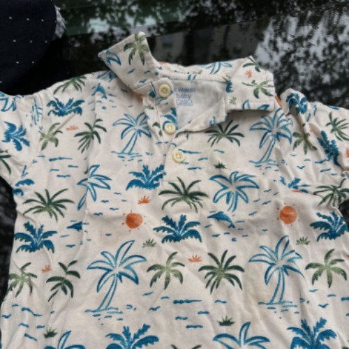 Hawaii Shirt  Größe: 98/104, zu finden beim Stand 107 am Standort Flohkids Berlin Ost