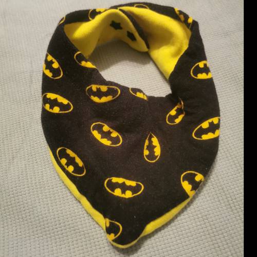 Handmade Halstuch Batman, zu finden beim Stand 206 am Standort Flohkids Berlin Ost