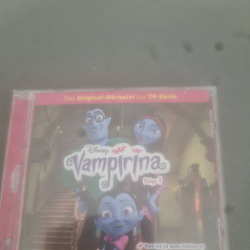 Disney Vampirina  Größe: 1, zu finden beim Stand 19 am Standort Flohkids Berlin Ost