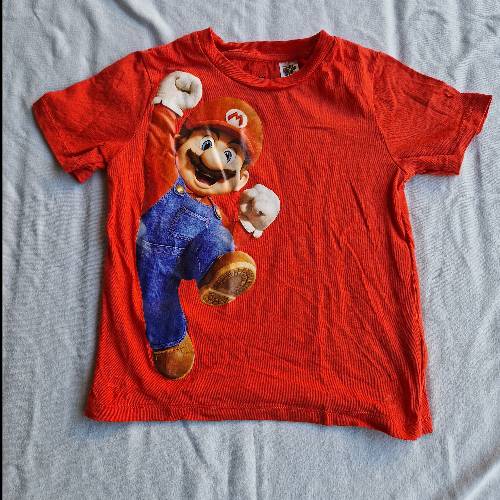 H&M T-shirt Mario  Größe: 98/104, zu finden beim Stand 102 am Standort Flohkids Berlin Ost