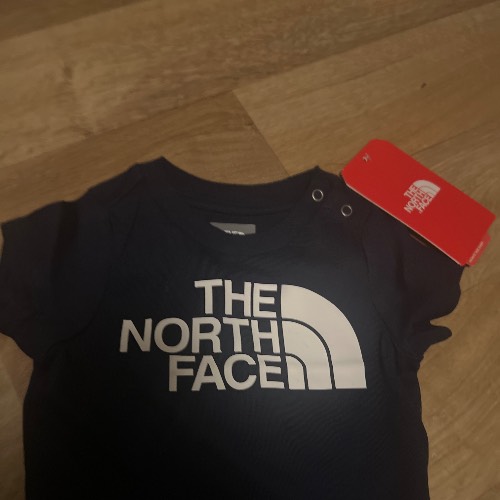 the north face shirt  Größe: 56 NEU, zu finden beim Stand 86 am Standort Flohkids Berlin Ost