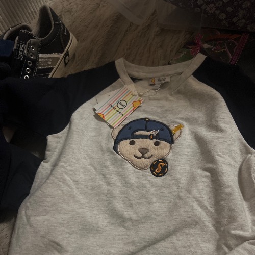 steiff pulli  Größe: 110 NEU, zu finden beim Stand 86 am Standort Flohkids Berlin Ost