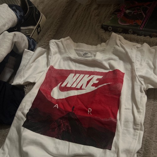 nike shirt  Größe: 98-104, zu finden beim Stand 86 am Standort Flohkids Berlin Ost