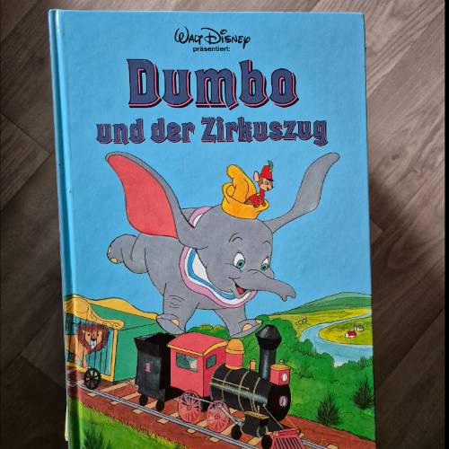 Buch dumbo zirkuszug, zu finden beim Stand 16 am Standort Flohkids Berlin Ost