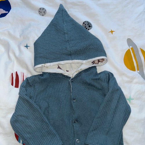 Zipfeljacke Handmade  Größe: 80, zu finden beim Stand 222 am Standort Flohkids Berlin Ost