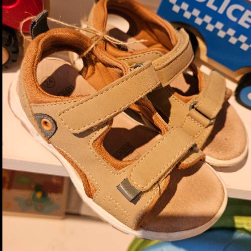 Sandalen  Größe: 24 beige , zu finden beim Stand 190 am Standort Flohkids Berlin Ost