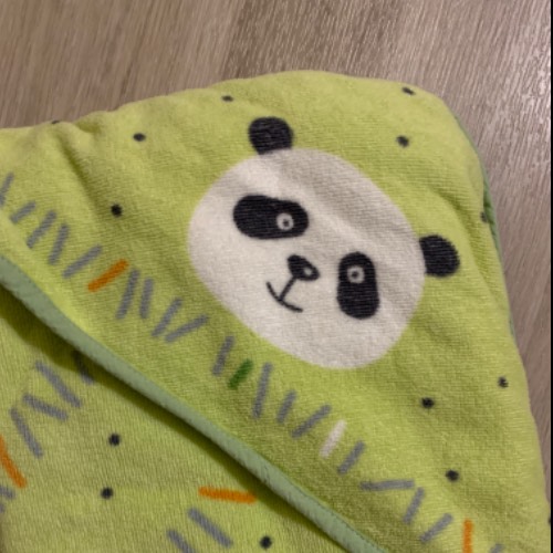 Kapuzenhandtuch Panda, zu finden beim Stand 103 am Standort Flohkids Berlin Ost