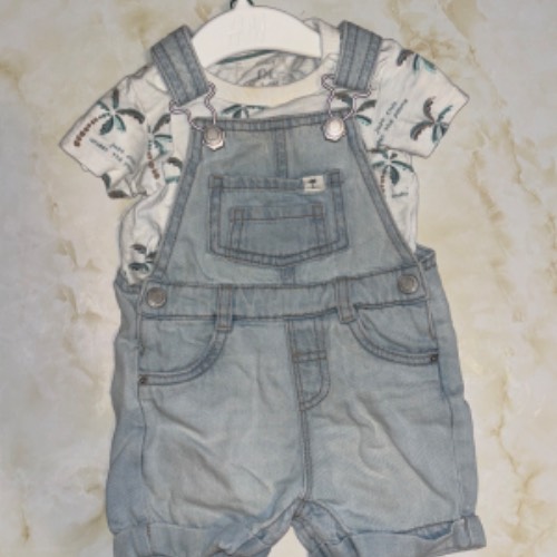 C&A Latzhose Jeans Set  Größe: 62, zu finden beim Stand 224 am Standort Flohkids Berlin Ost