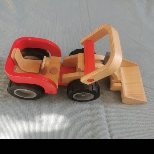 Plantoys Radlader Holz, zu finden beim Stand 206 am Standort Flohkids Berlin Ost