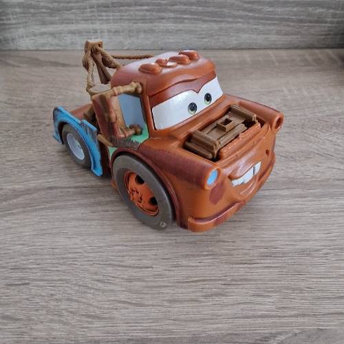 Disney Cars Hook Auto, zu finden beim Stand 19 am Standort Flohkids Berlin Ost