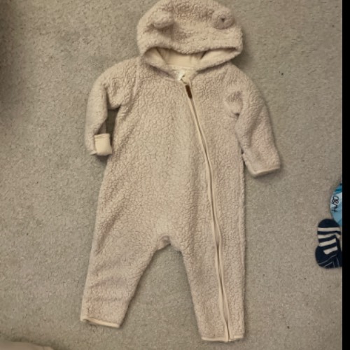 Winteranzug H&M beige  Größe: 74, zu finden beim Stand 174 am Standort Flohkids Berlin Ost