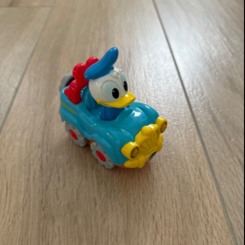 Tut tut Donald duck Auto , zu finden beim Stand 202 am Standort Flohkids Berlin Ost