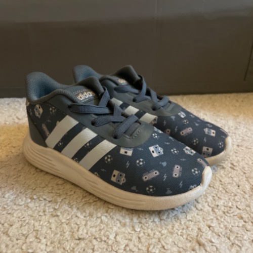 Adidas Tuenschuhe blau  Größe: 25, zu finden beim Stand 174 am Standort Flohkids Berlin Ost