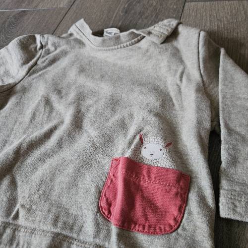 Pullover Schaf beige  Größe: 74, zu finden beim Stand 94 am Standort Flohkids Berlin Ost