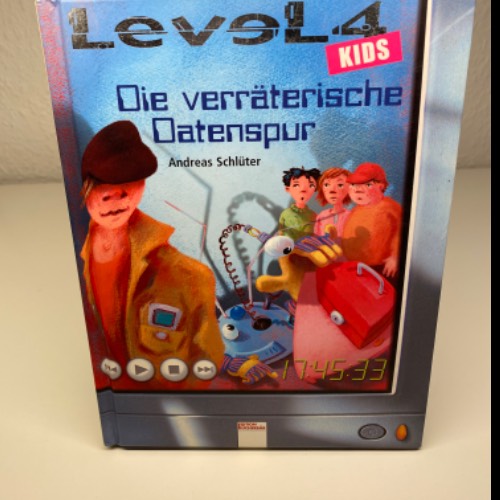 Buch Level  Größe: 4 Datenspur, zu finden beim Stand 40 am Standort Flohkids Berlin Ost