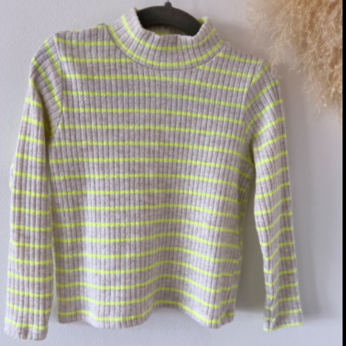 H&M Rollkrag Pulli neon  Größe: 98 104, zu finden beim Stand 71 am Standort Flohkids Berlin Ost