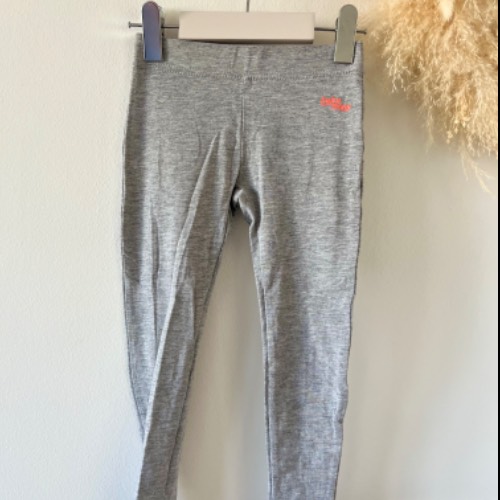 WieNEU WE Leggings grau  Größe: 98 104, zu finden beim Stand 71 am Standort Flohkids Berlin Ost