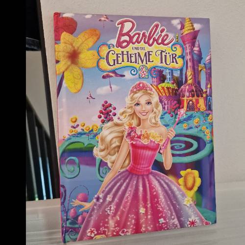 Barbie Buch Geheime Tür, zu finden beim Stand 7 am Standort Flohkids Berlin Ost