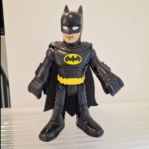 Batman Figur XXL, zu finden beim Stand 19 am Standort Flohkids Berlin Ost