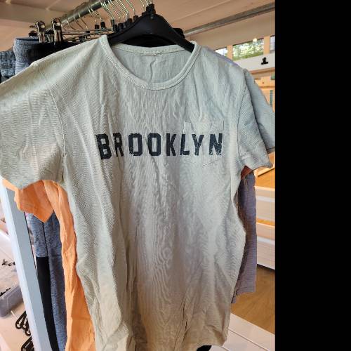 T-shirt Brooklyn , zu finden beim Stand 238 am Standort Flohkids Berlin Ost