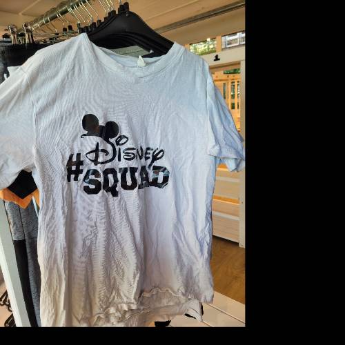 Disney squat T-Shirt weiß , zu finden beim Stand 238 am Standort Flohkids Berlin Ost