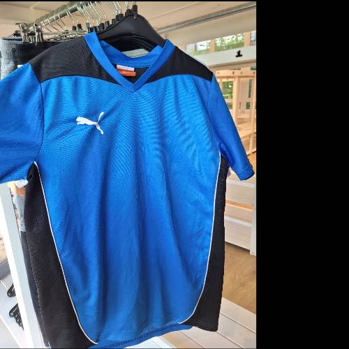 Puma T-Shirt blau/schwarz trik, zu finden beim Stand 238 am Standort Flohkids Berlin Ost