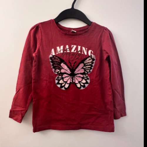 Schmetterling Pulli Pailletten, zu finden beim Stand 9 am Standort Flohkids Berlin Ost