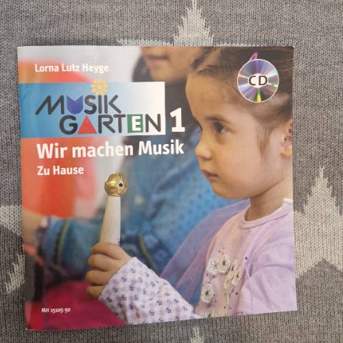 Musikgarten  Größe: 1 Buch mit CD, zu finden beim Stand 227 am Standort Flohkids Berlin Ost