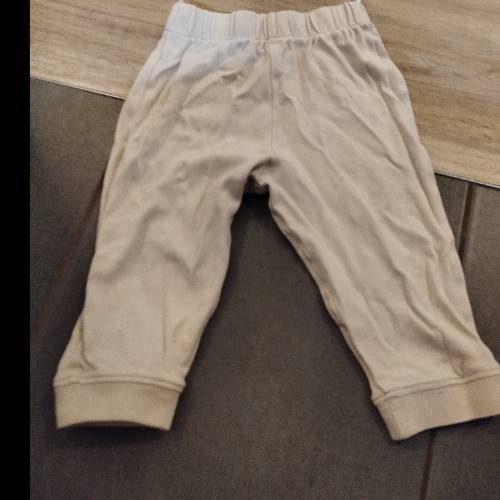 Hose beige  Größe: 80 C&A, zu finden beim Stand 88 am Standort Flohkids Berlin Ost