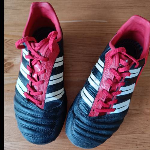 Adidas Fußballschuhe  Größe: 36 2/ Größe: 3, zu finden beim Stand 192 am Standort Flohkids Berlin Ost