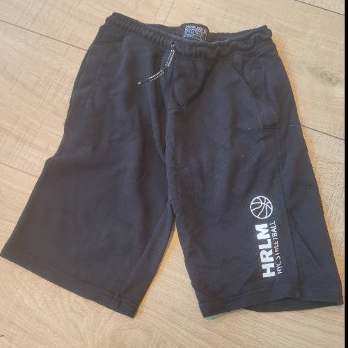 Kurze Hose dunkel grau , zu finden beim Stand 237 am Standort Flohkids Berlin Ost