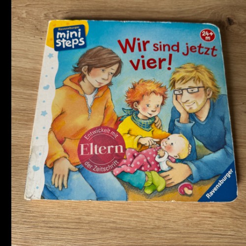 Wir sind jetzt vier Buch , zu finden beim Stand 14 am Standort Flohkids Berlin Ost