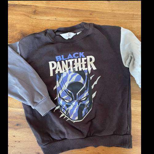 Black Panther Pullover H&M, zu finden beim Stand 191 am Standort Flohkids Berlin Ost