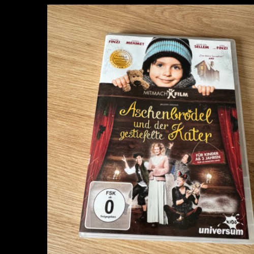 DVD Aschenbrödel Kater gestief, zu finden beim Stand 14 am Standort Flohkids Berlin Ost