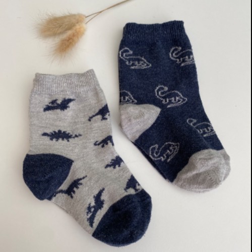 2 Paar Socken  Größe: 12-18 Monate, zu finden beim Stand 214 am Standort Flohkids Berlin Ost