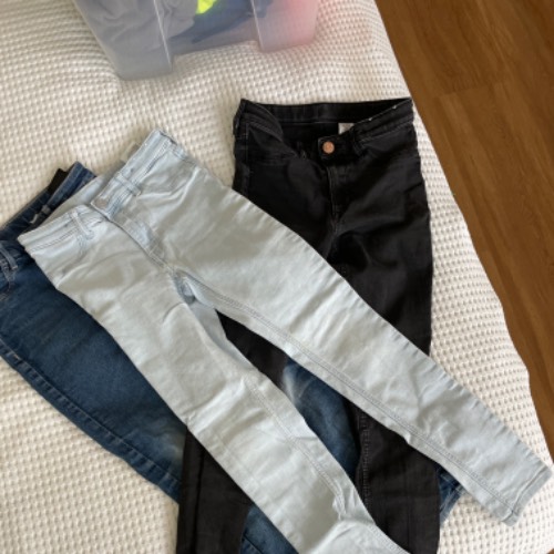 Jeans H&M skinny hell  Größe: 134, zu finden beim Stand 54 am Standort Flohkids Berlin Ost