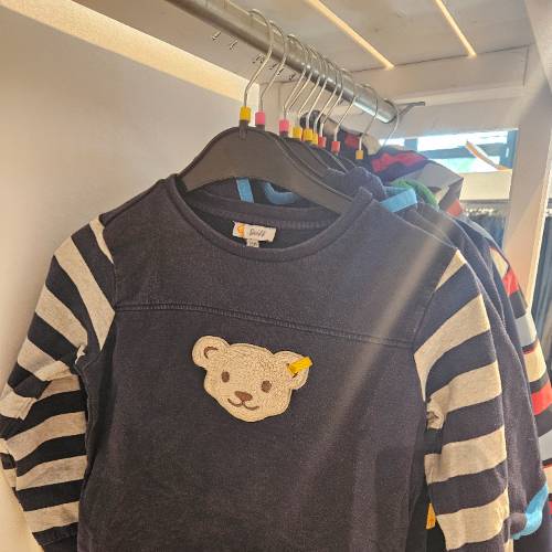 Steiff Sweatshirt  Größe: 116, zu finden beim Stand 204 am Standort Flohkids Berlin Ost