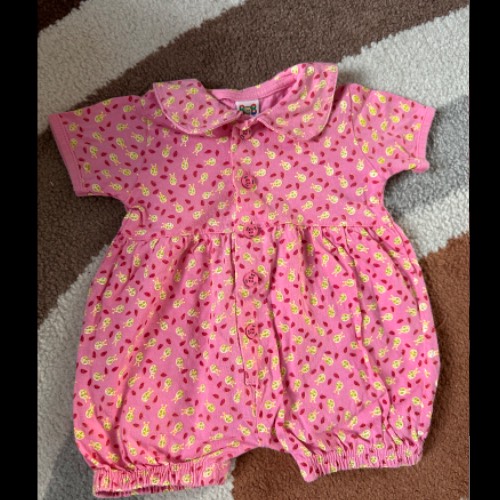 Playsuit kurz, pink, Größe: 50/56, zu finden beim Stand 213 am Standort Flohkids Berlin Ost